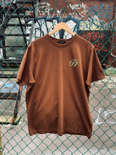 Load image into Gallery viewer, Dime - Hug T-Shirt (americano)

