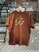 Load image into Gallery viewer, Dime - Hug T-Shirt (americano)
